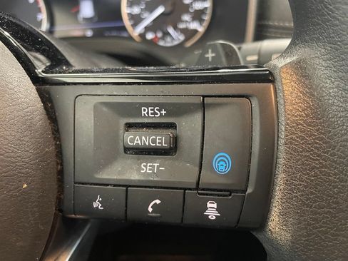 Certified 2023 Nissan Rogue SV FWD image 14