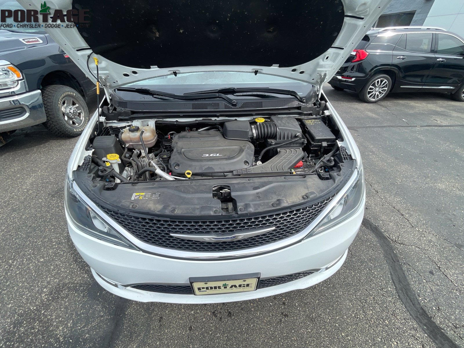 Used 2017 Chrysler Pacifica Touring-L FWD image 30