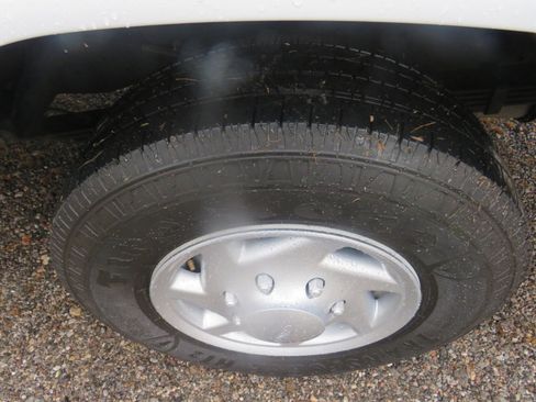 Used 2023 Ford E-350 and Econoline 350 Super Duty w/ Power Windows & Locks Group image 26