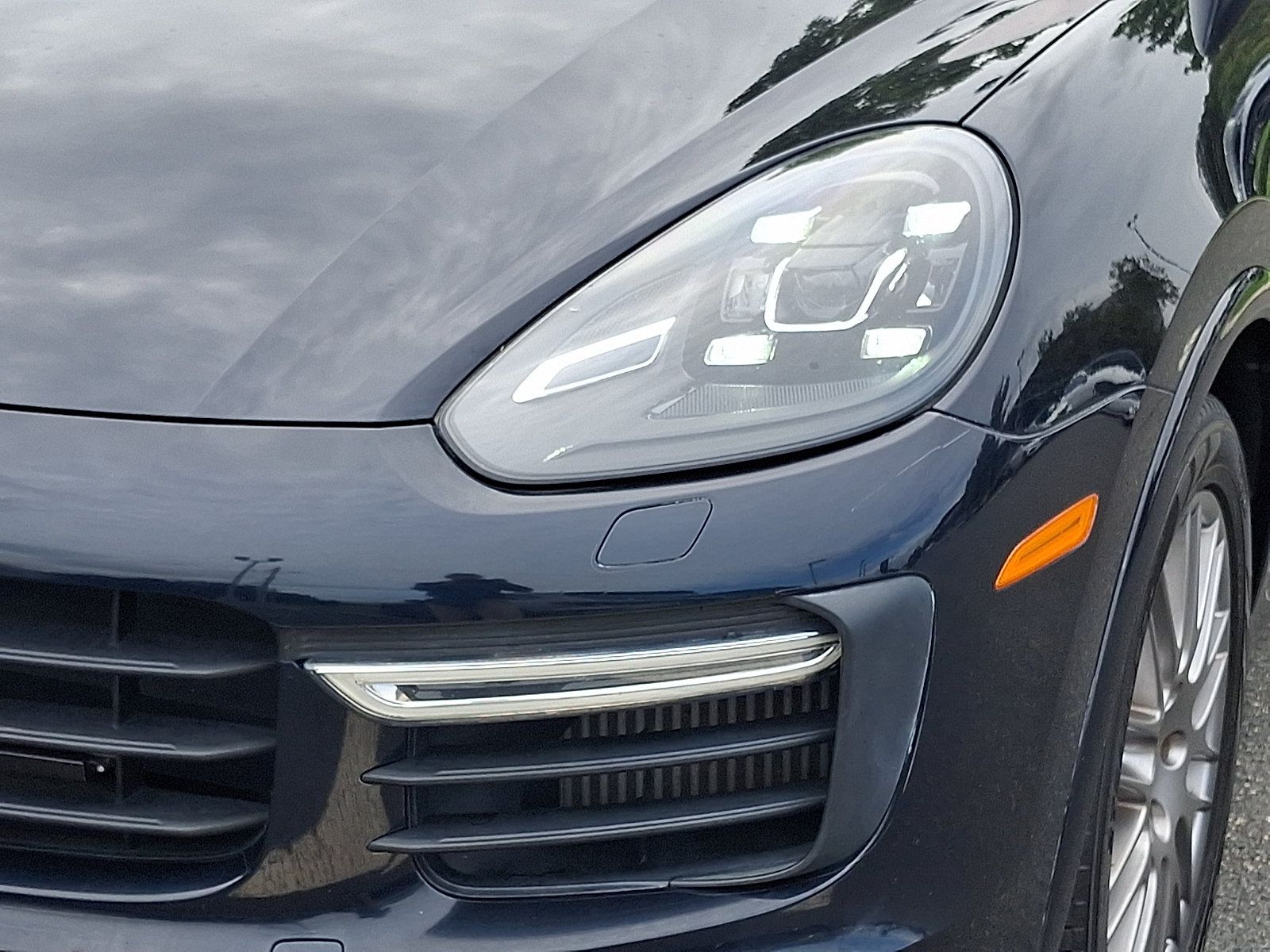 Used 2016 Porsche Cayenne GTS AWD/4WD image 9