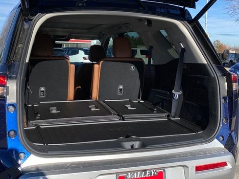 New 2025 Nissan Pathfinder Platinum image 27