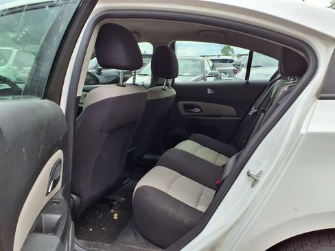 Used 2013 Chevrolet Cruze LS FWD image 8