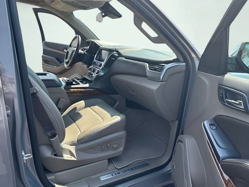 Used 2018 Chevrolet Tahoe Premier RWD image 36