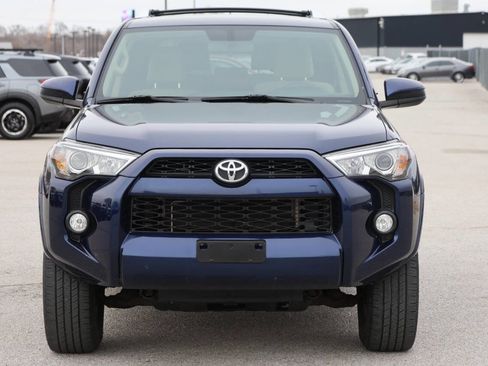 Used 2015 Toyota 4Runner SR5 w/ Convenience Package image 2