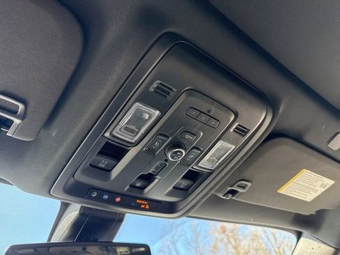 Used 2021 GMC Yukon AT4 image 34