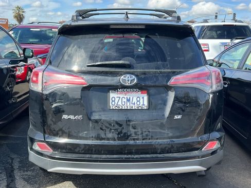 Used 2016 Toyota RAV4 SE image 5