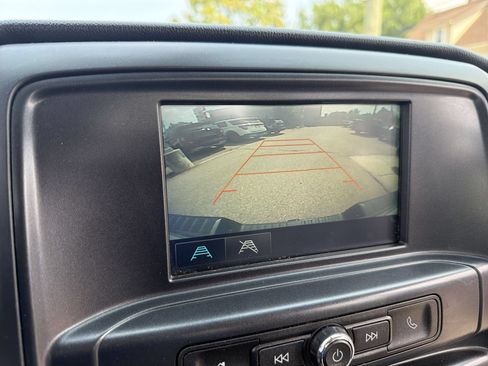 Used 2018 Chevrolet Silverado 1500 W/T AWD/4WD image 31