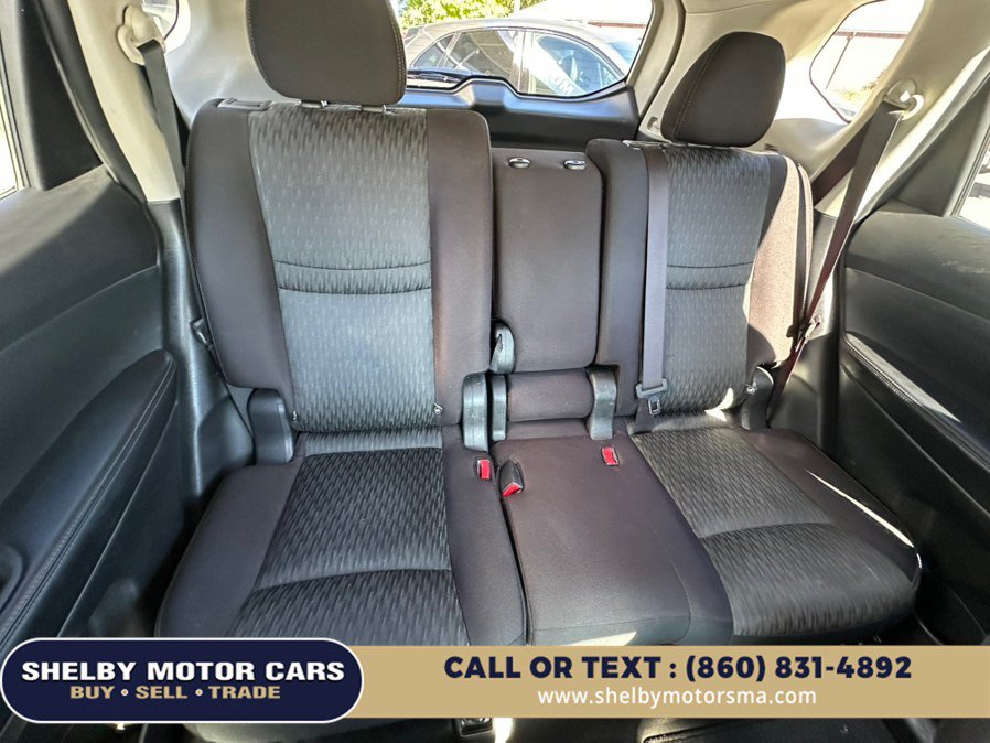 Used 2017 Nissan Rogue SV w/ SV Premium Package AWD/4WD image 17
