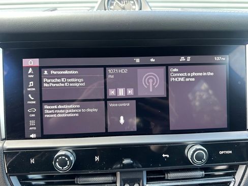 Certified 2023 Porsche Macan image 28