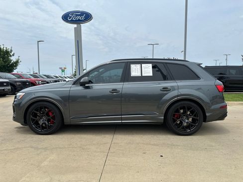 Used 2025 Audi SQ7 Prestige w/ Prestige Package AWD/4WD image 2