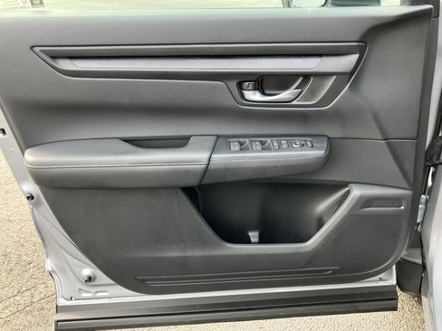 Used 2025 Honda CR-V LX image 14