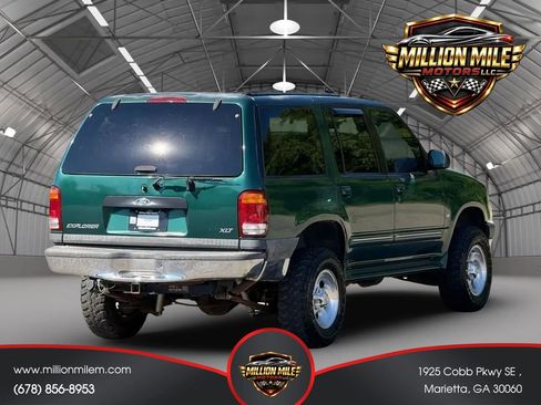 Used 2000 Ford Explorer XLT AWD/4WD image 9