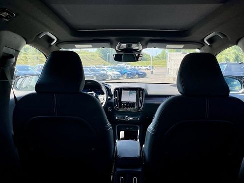 New 2026 Volvo XC40 B5 Ultra w/ Climate Package image 23