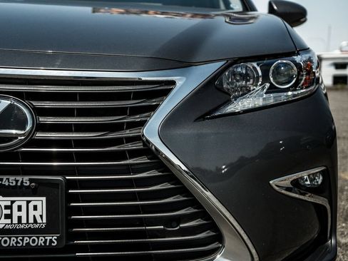 Used 2017 Lexus ES 350 w/ Navigation System Package FWD image 9