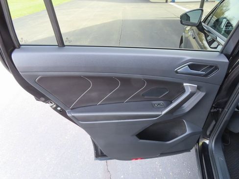 Used 2024 Volkswagen Tiguan SE R-Line image 25