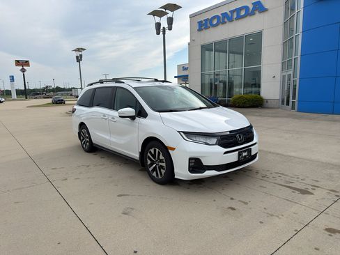New 2026 Honda Odyssey EX-L image 3