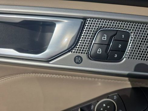 Used 2020 Ford Explorer Limited AWD/4WD image 32