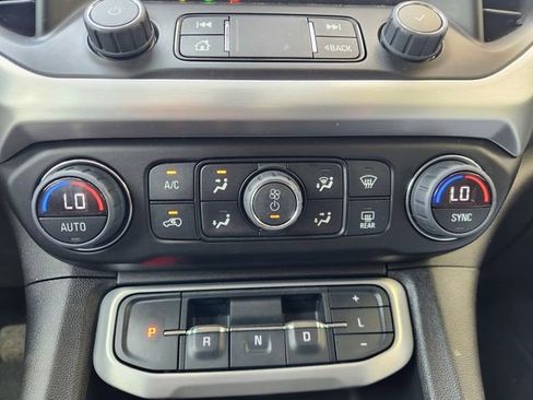 Certified 2023 GMC Acadia SLE w/ Driver Convenience Package AWD/4WD image 24
