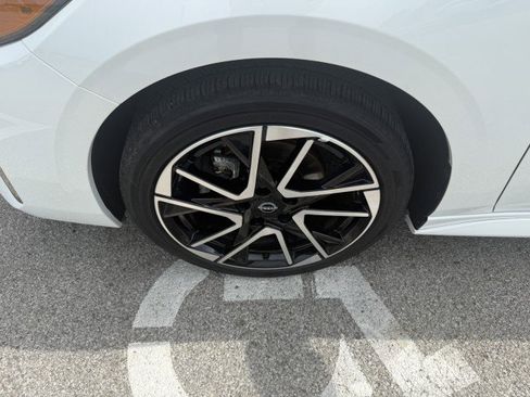 Used 2025 Nissan Sentra SR image 14