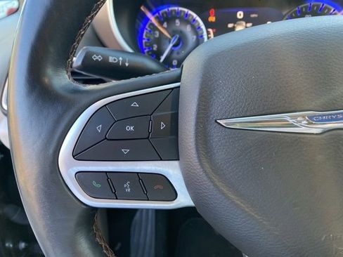 Used 2018 Chrysler Pacifica Touring-L Plus w/ Tire & Wheel Group image 14