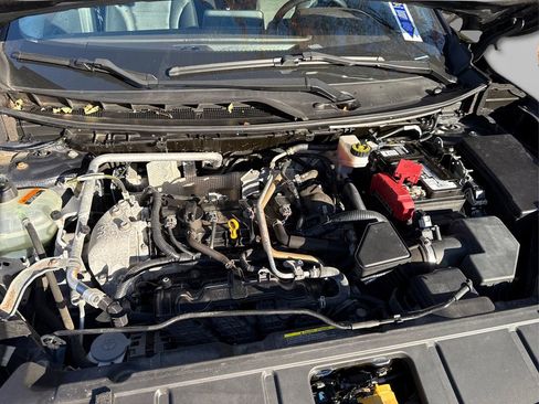 Used 2021 Nissan Rogue SV image 13