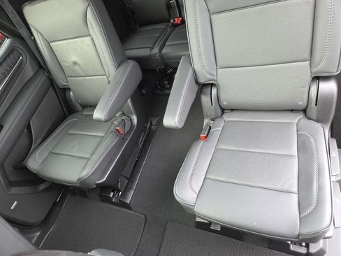 Used 2024 GMC Yukon Denali AWD/4WD image 32