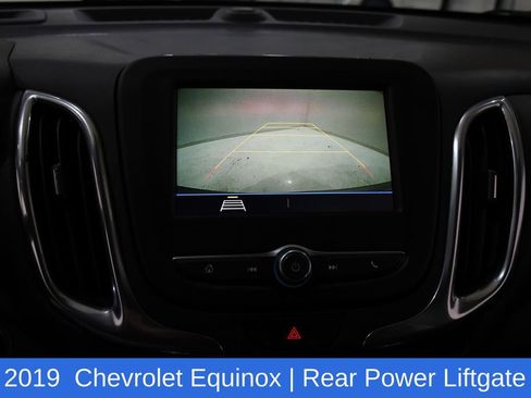 Used 2019 Chevrolet Equinox LT w/ Driver Convenience Package image 18