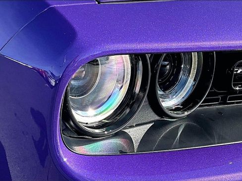 Used 2016 Dodge Challenger SRT image 29