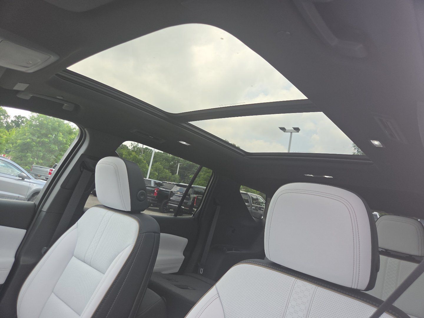New 2026 Chevrolet Traverse High Country AWD/4WD image 4