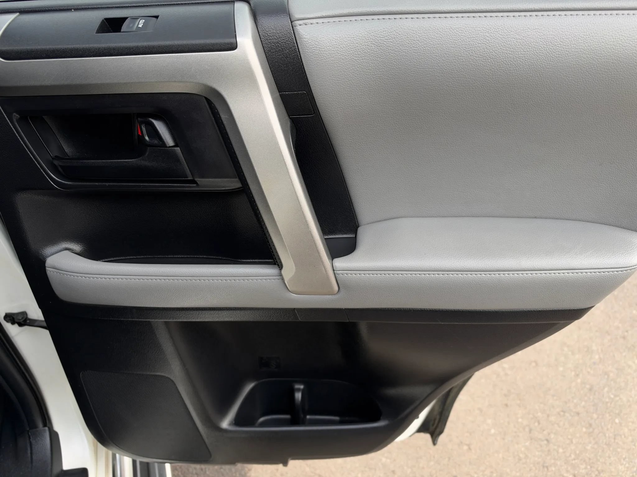 Used 2012 Toyota 4Runner SR5 w/ Convenience Pkg RWD image 20