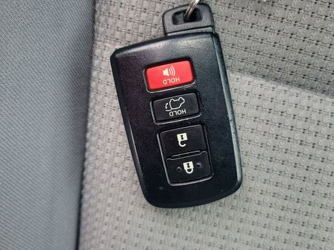 Used 2017 Toyota RAV4 XLE image 37