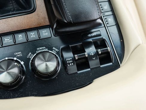 Used 2017 Lexus LX 570 4WD w/ Luxury Package image 38