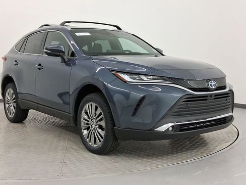 Used 2024 Toyota Venza Limited image 7