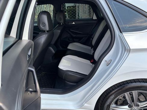 Used 2021 Volkswagen Jetta R-Line FWD image 9