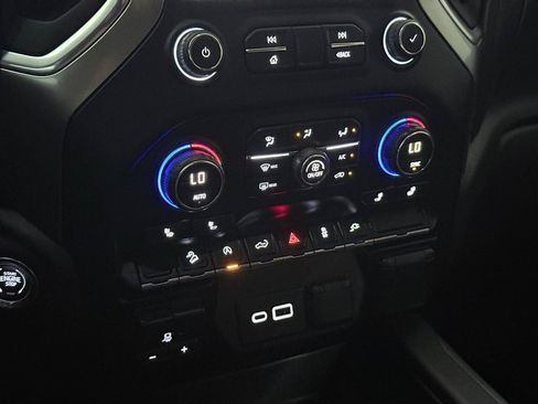 Used 2020 Chevrolet Silverado 1500 RST AWD/4WD image 36