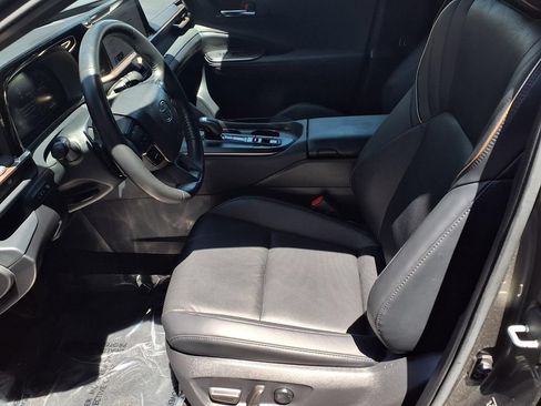 Certified 2023 Toyota Crown Platinum w/ Carpet Mat Package (TMS) AWD/4WD image 19