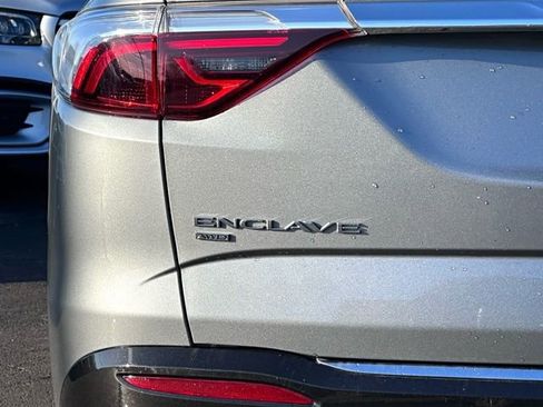 Used 2024 Buick Enclave Essence w/ Experience Buick Package image 9