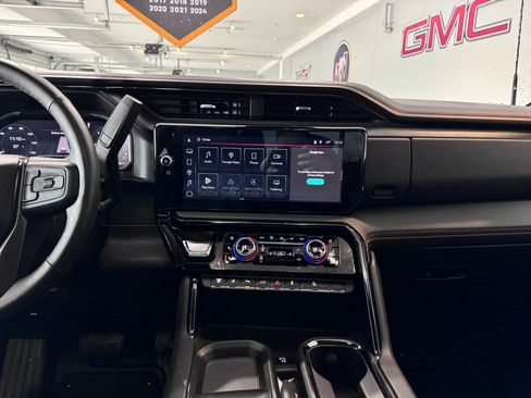Certified 2024 GMC Sierra 2500 AT4 w/ AT4 Premium Plus Package AWD/4WD image 11
