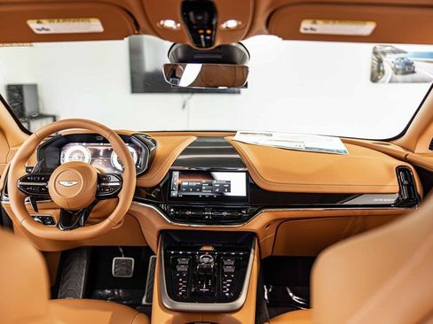 New 2026 Aston Martin DBX 707 image 37