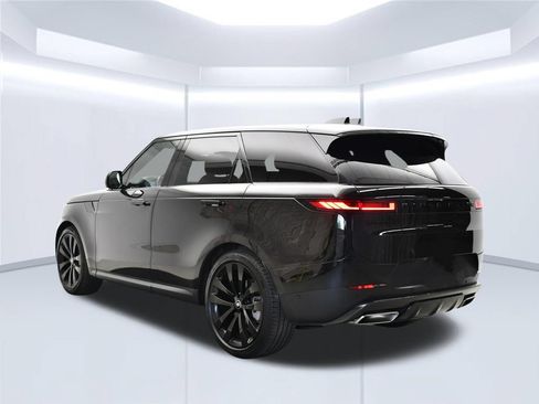 Used 2025 Land Rover Range Rover Sport SE AWD/4WD image 3