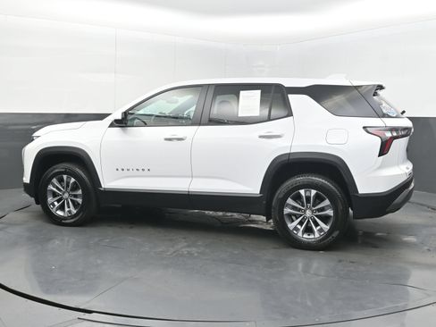 Used 2025 Chevrolet Equinox LT FWD image 7