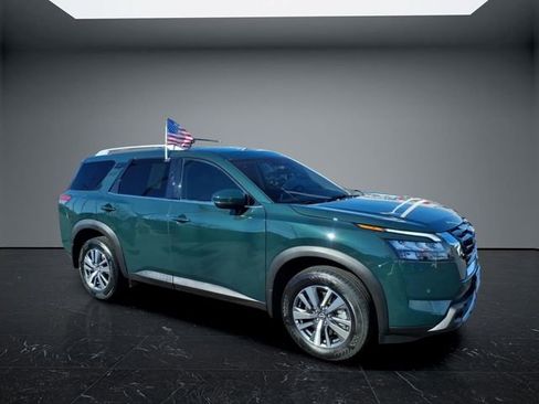 Certified 2025 Nissan Pathfinder SL AWD/4WD image 1