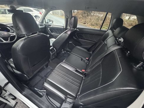 Used 2024 Volkswagen Tiguan SE AWD/4WD image 15