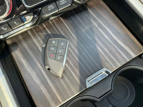 Used 2022 GMC Yukon Denali AWD/4WD image 32