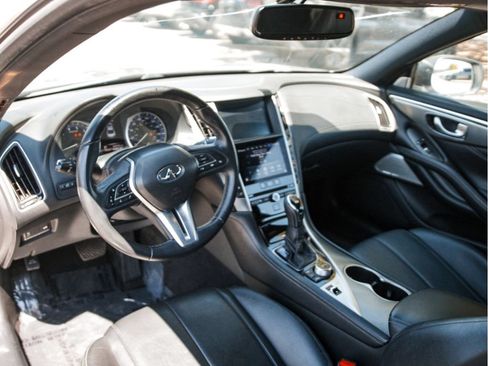 Used 2018 INFINITI Q60 3.0t Luxe RWD image 9