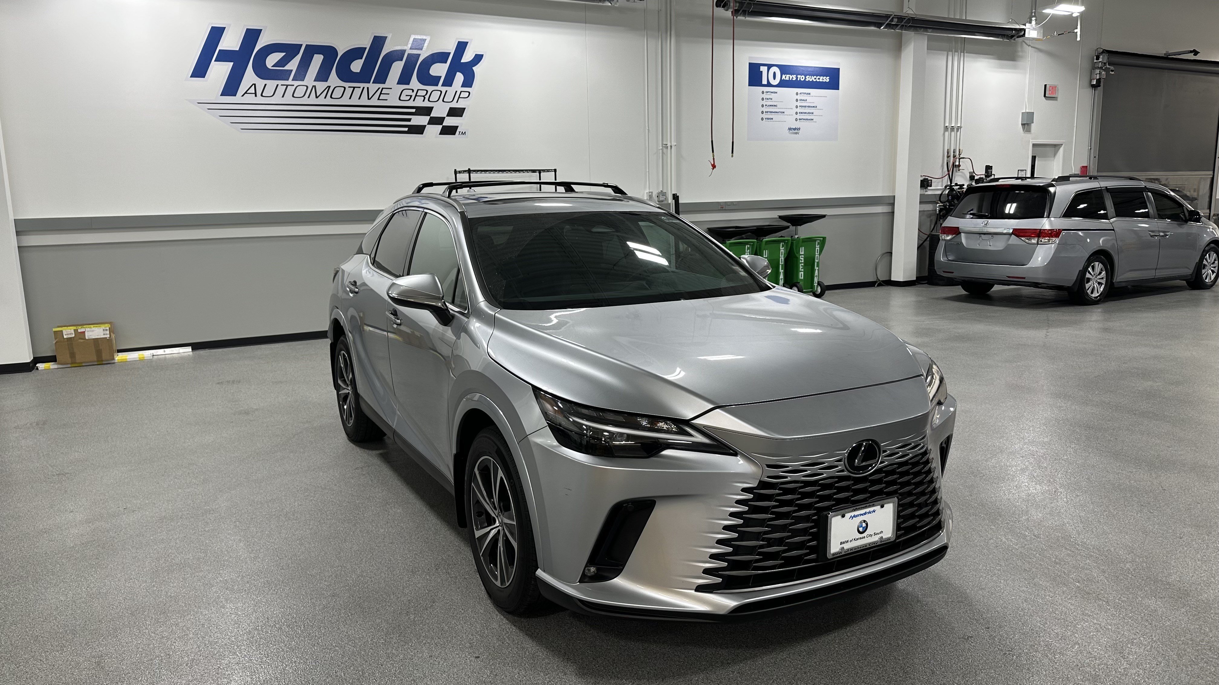 Used 2023 Lexus RX 350 Premium w/ Accessory Package AWD/4WD image 2