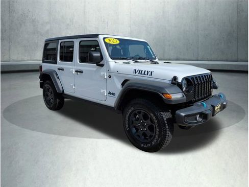 Used 2023 Jeep Wrangler Unlimited w/ Cold Weather Group AWD/4WD image 9