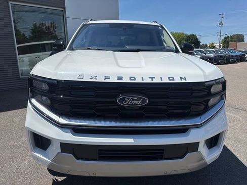 Certified 2025 Ford Expedition Platinum w/ Platinum Ultimate Package AWD/4WD image 3