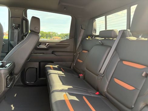Used 2023 GMC Sierra 1500 AT4 w/ AT4 Premium Package AWD/4WD image 31