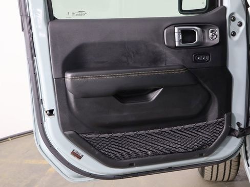 Used 2024 Jeep Wrangler Unlimited Sahara AWD/4WD image 18